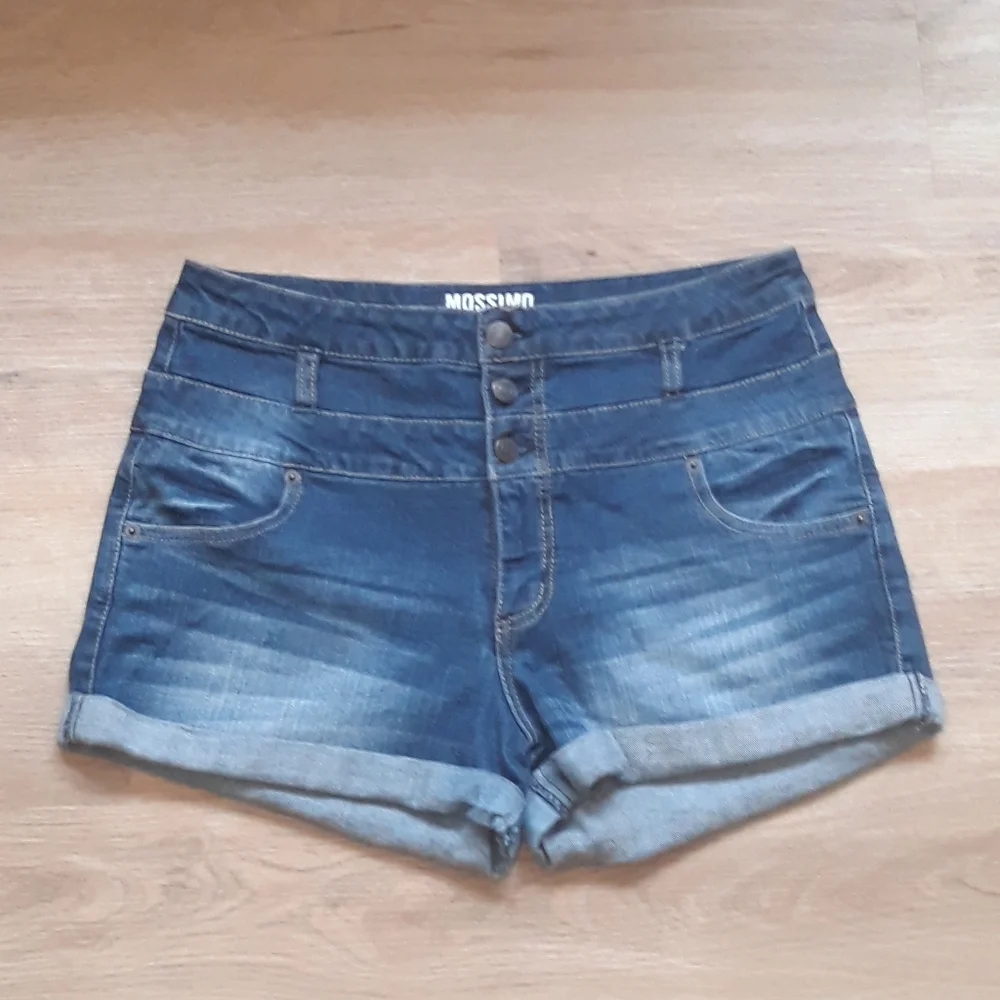 Mossimo High Waist Rolled Cuff Jean Shorts - Junior's 13 Waist 32" Denim Shorts - Picture 7 of 9